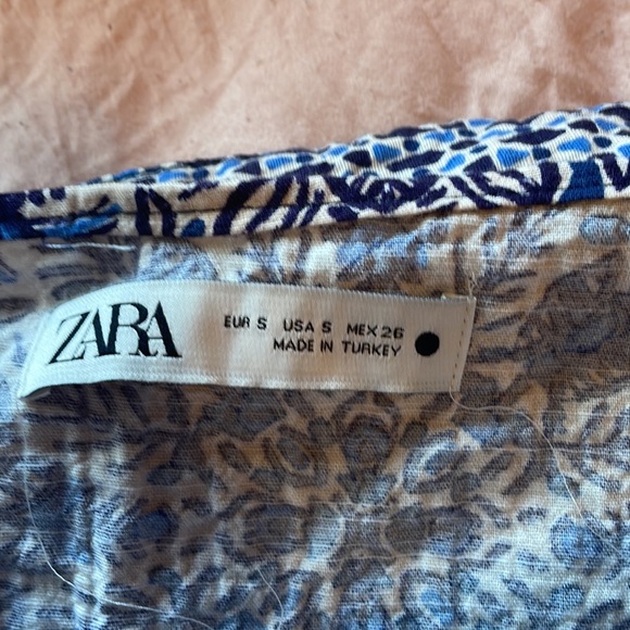 Blue patterned Zara mini skirt. - Picture 3 of 3
